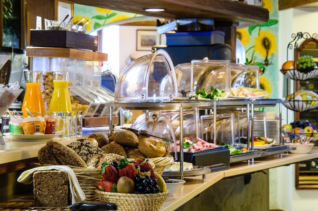 Akzent Hotel Goldner Stern Muggendorf  Dış mekan fotoğraf