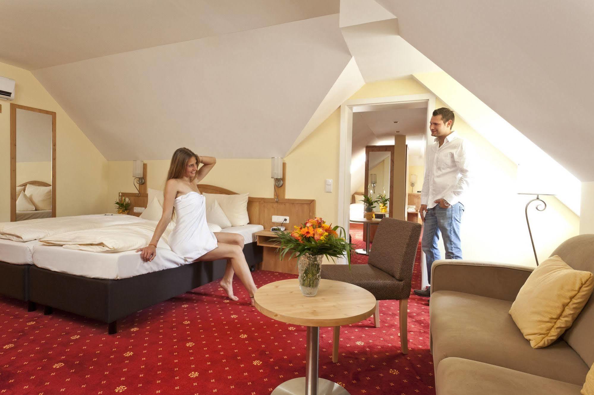 Akzent Hotel Goldner Stern Muggendorf  Dış mekan fotoğraf