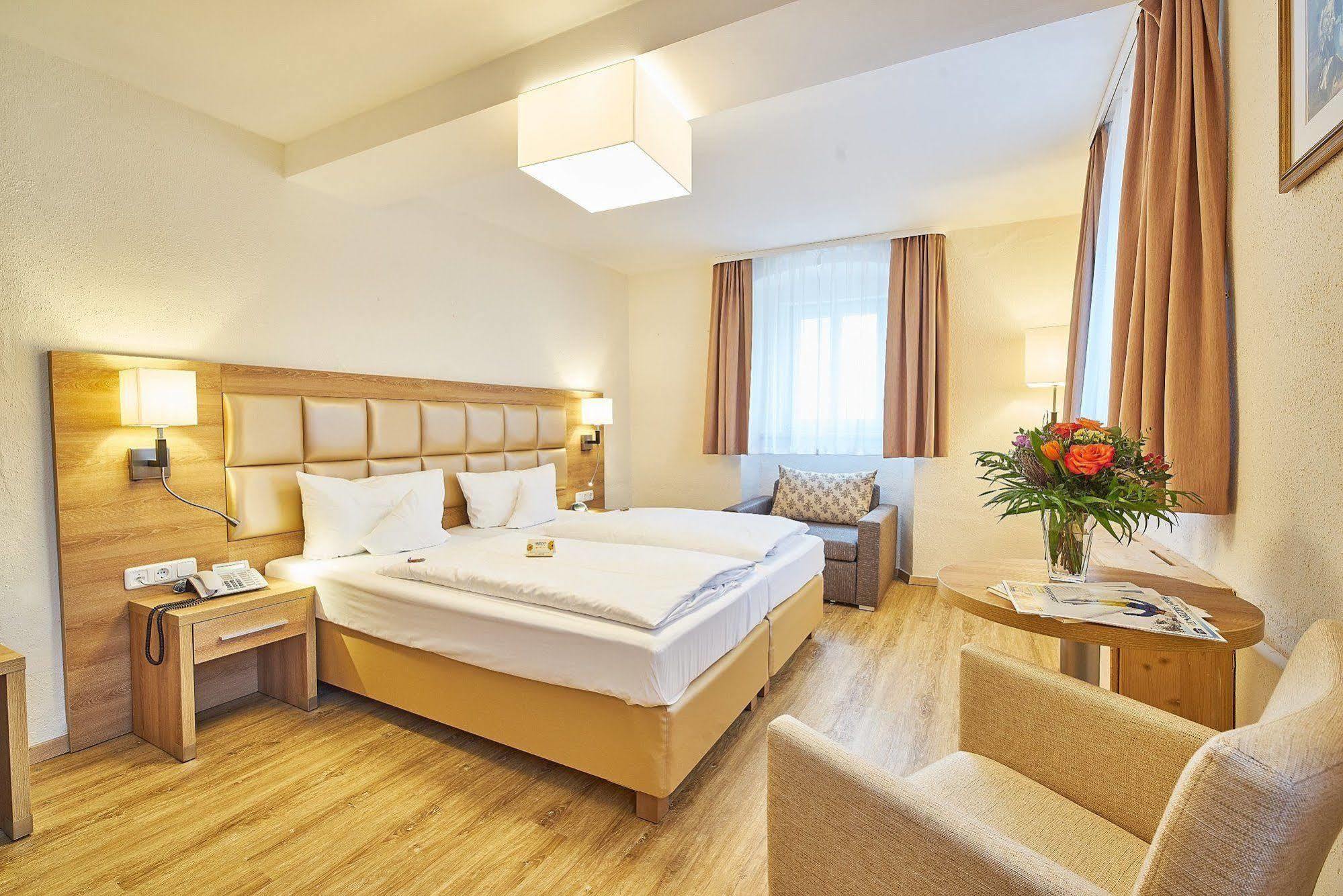 Akzent Hotel Goldner Stern Muggendorf  Dış mekan fotoğraf